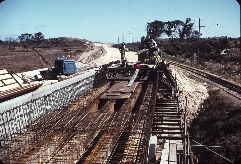 107359: Hamilton Road Bridge Looking West Reinforcement for SG side being placed