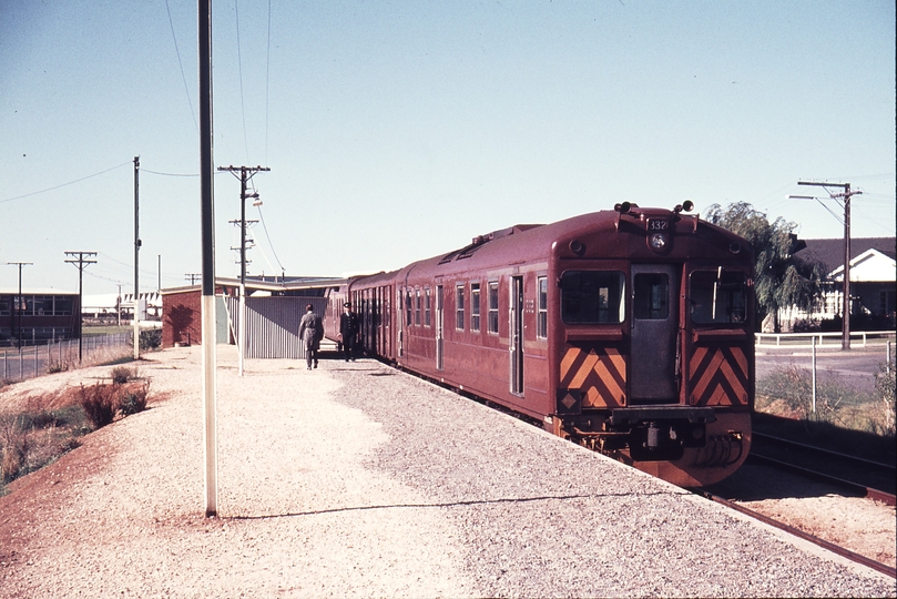 110056: Tonsley Suburban Red Hen Set 332 nearest