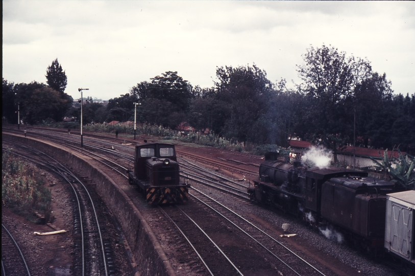 111576: Nairobi Kenya East Box Shunter 4615 and Westbound Goods 3110 Bakiga