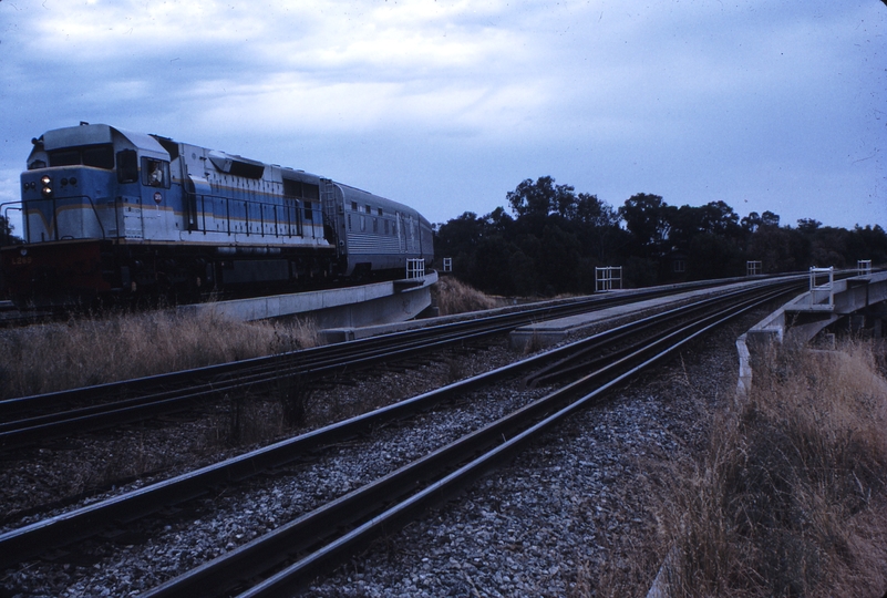 112129: Woodbridge West Leg Empty Cars from Indian Pacific to Forrestfield L 269