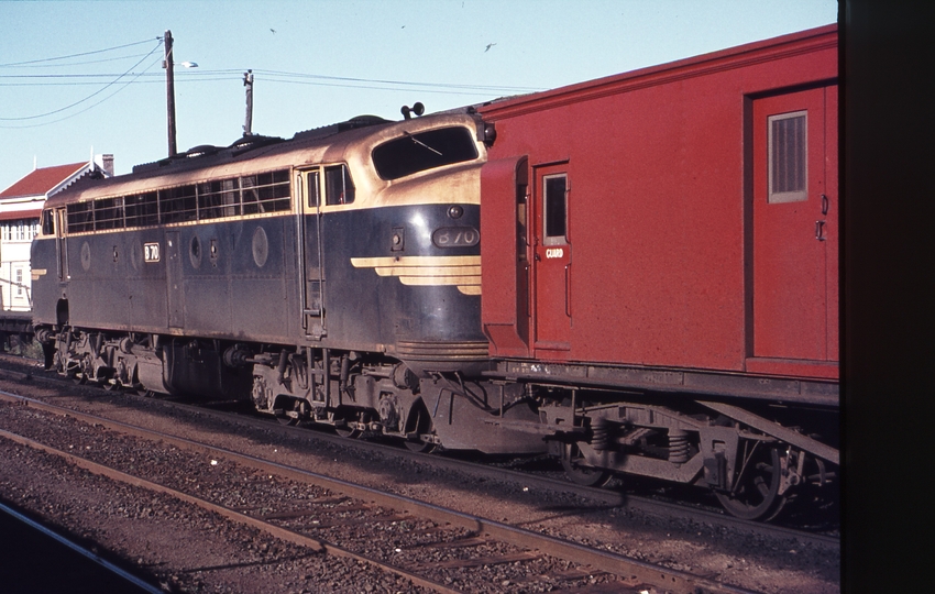 113205: Geelong 6:40pm Up Passenger B 70