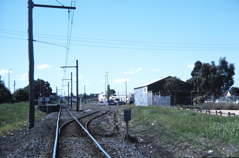 115809: Thomastown Looking towards Epping