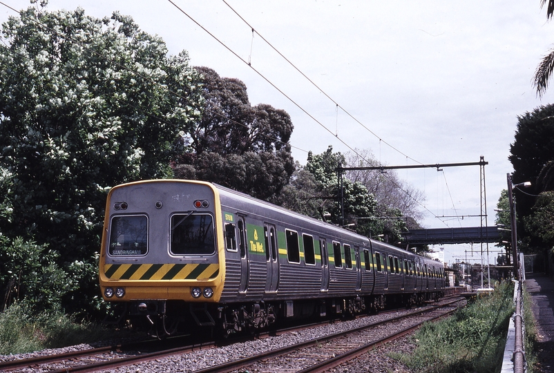 118698: Middle Brighton up side 2:40pm Down Suburban 3-car Comeng 578 M trailing