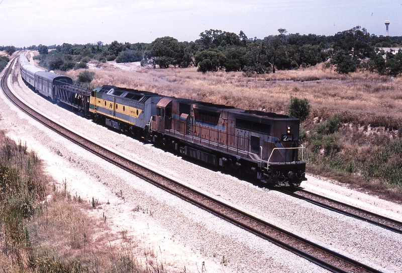 121638: Kalamunda Road Overbridge Up Indian Pacific Empty Cars L 274 CLP 11