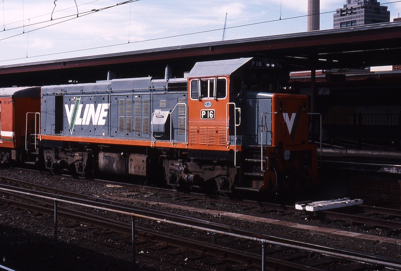 121892: Spencer Street 8037 5:17pm Sunbury Passenger P xx leading P 16 trailing