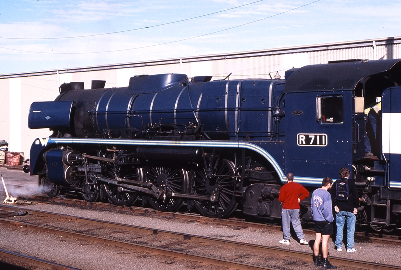 123729: Warrnambool R 711