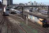 127811: Latrobe Street Bridge NR 90 propelling 'Overland' cars to No 2 Platform