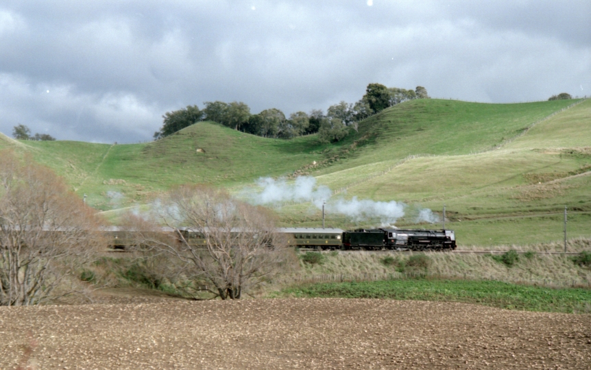 132869: km 274.3 North Island Main Trunk Governor's Special to Paekakariki Ka 942