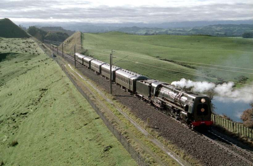 132878: km 213.5 North Island Main Trunk Governor's Special to Paekakariki Ka 942